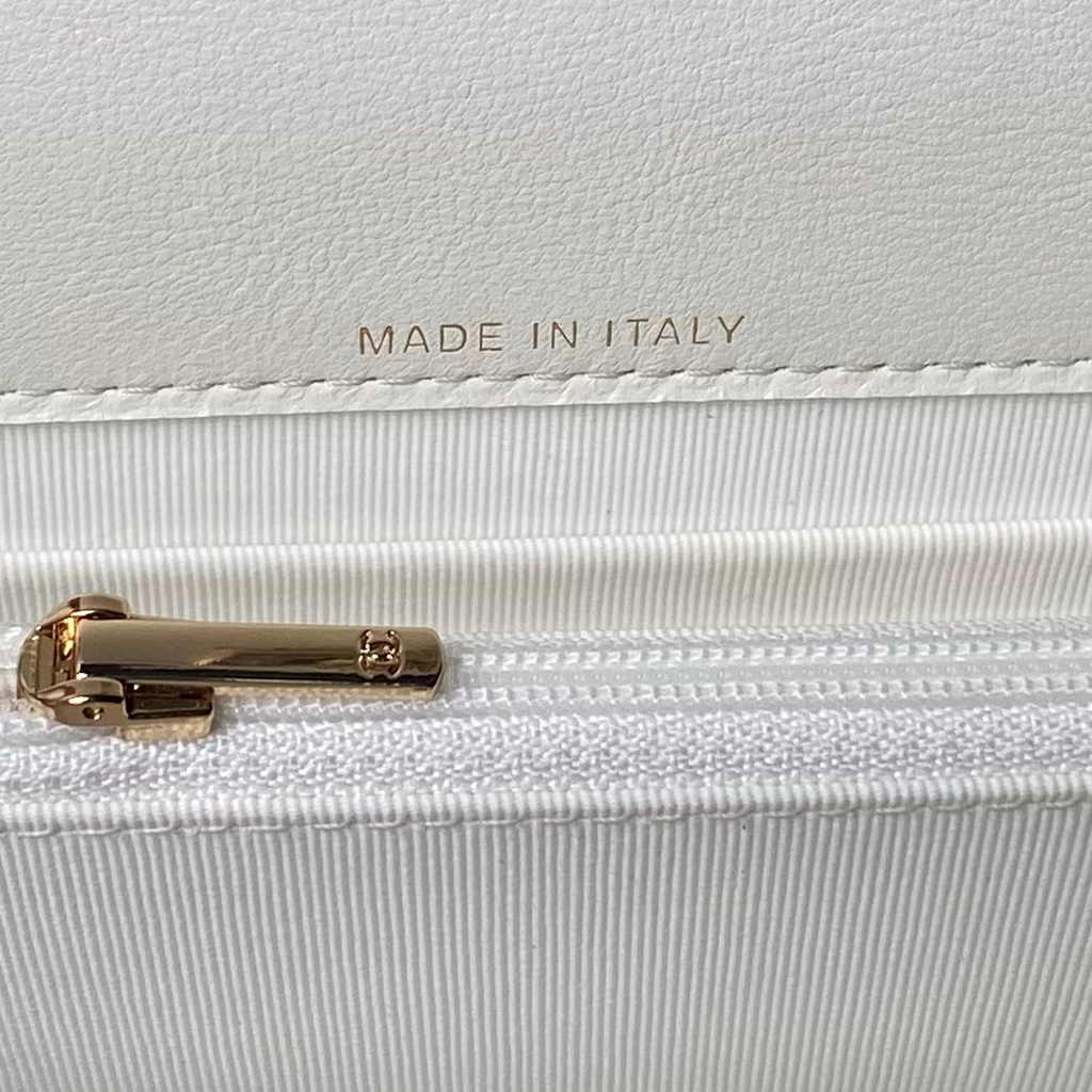 Chanel Clutch with Chain AP3974 Lambskin White