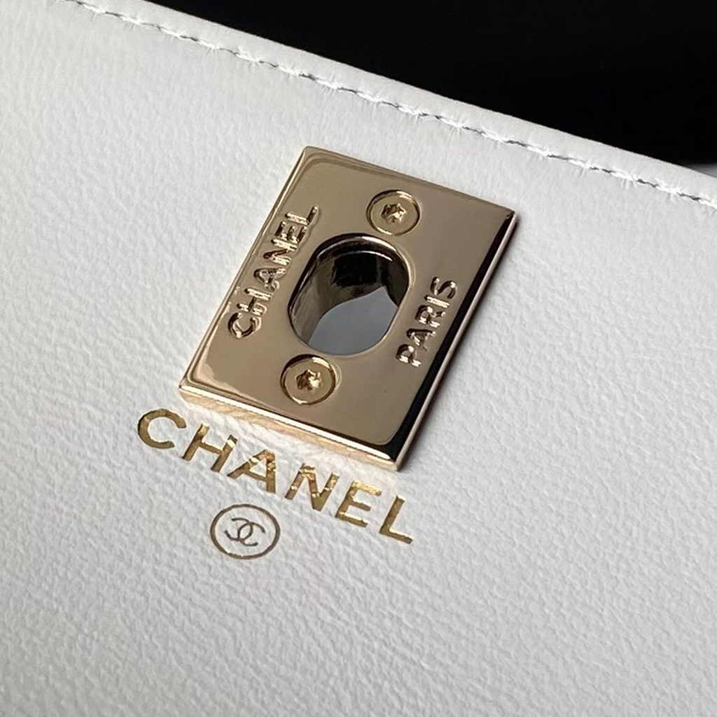 Chanel Clutch with Chain AP3974 Lambskin White