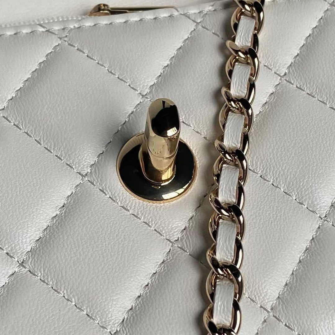Chanel Clutch with Chain AP4044 Lambskin White
