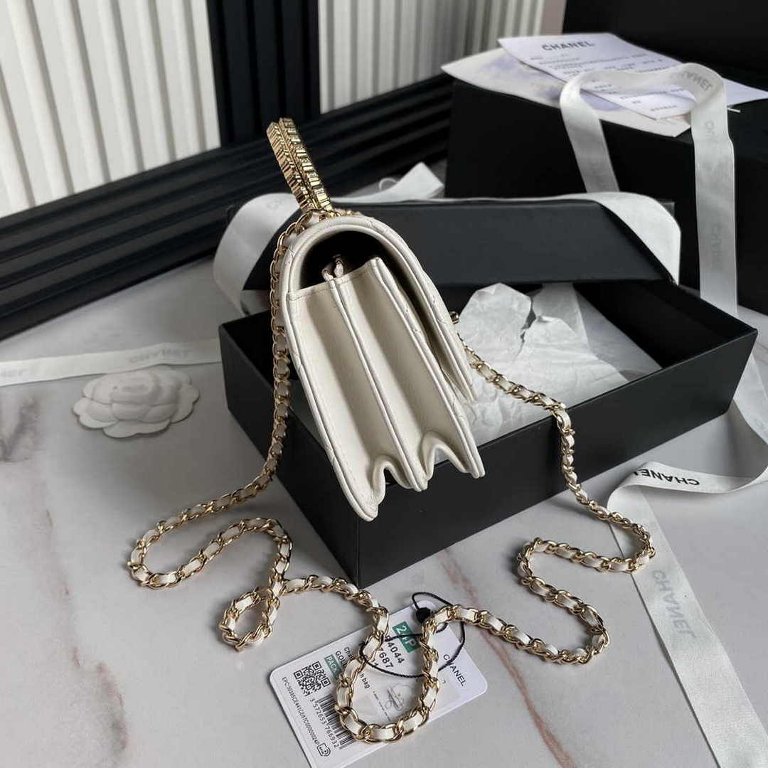 Chanel Clutch with Chain AP4044 Lambskin White