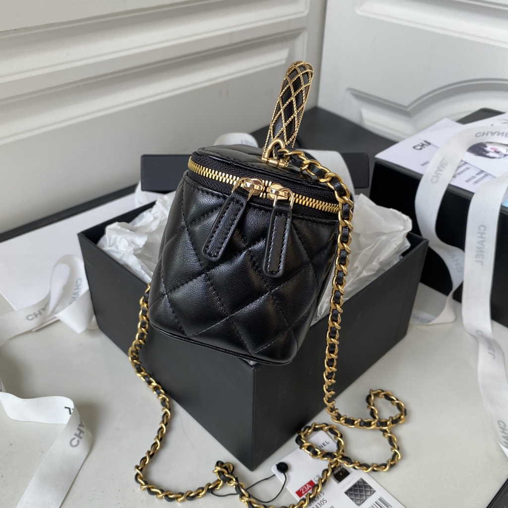Chanel Clutch with chain black Lambskin AP3383