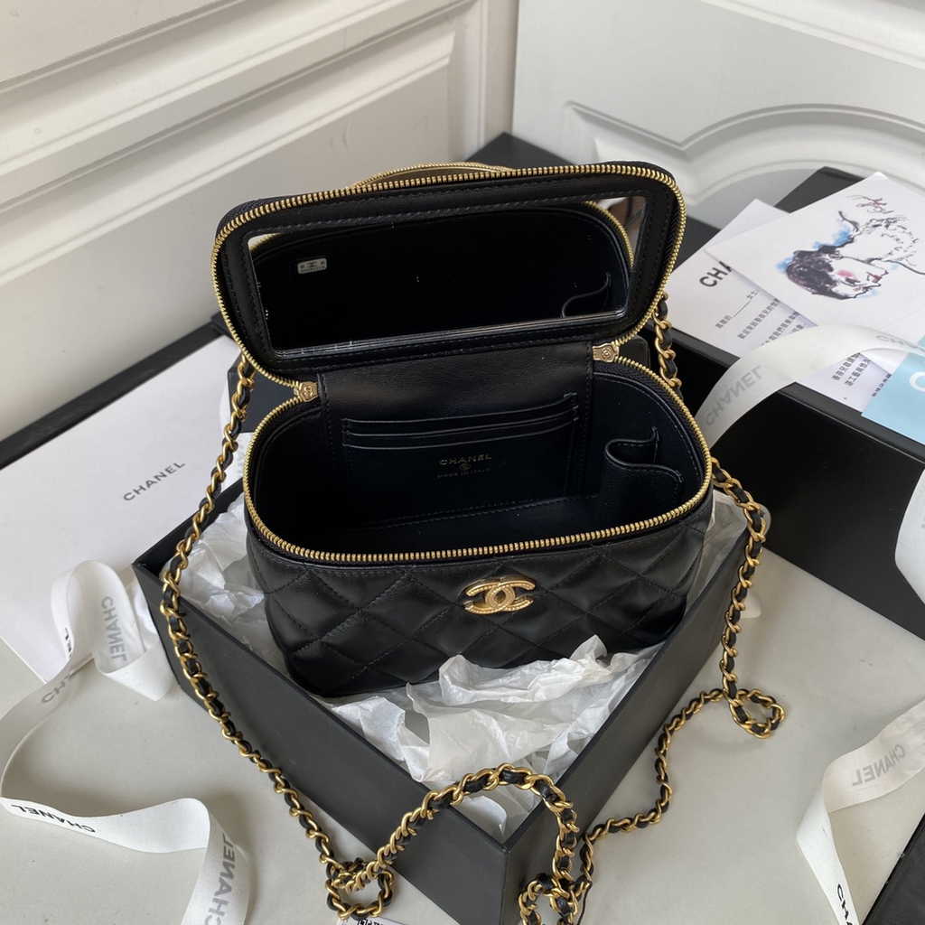 Chanel Clutch with chain black Lambskin AP3383