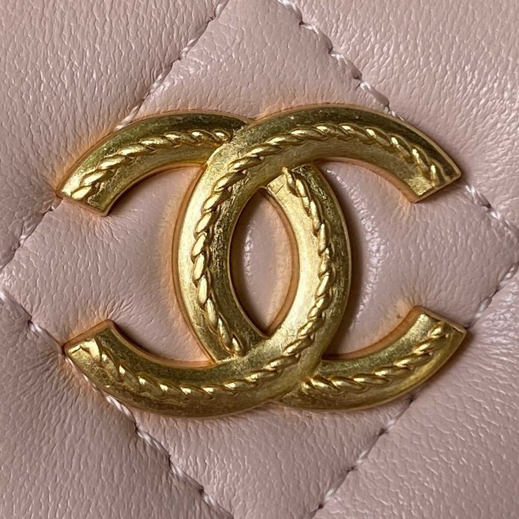Chanel Clutch with chain Pink Lambskin AP3383