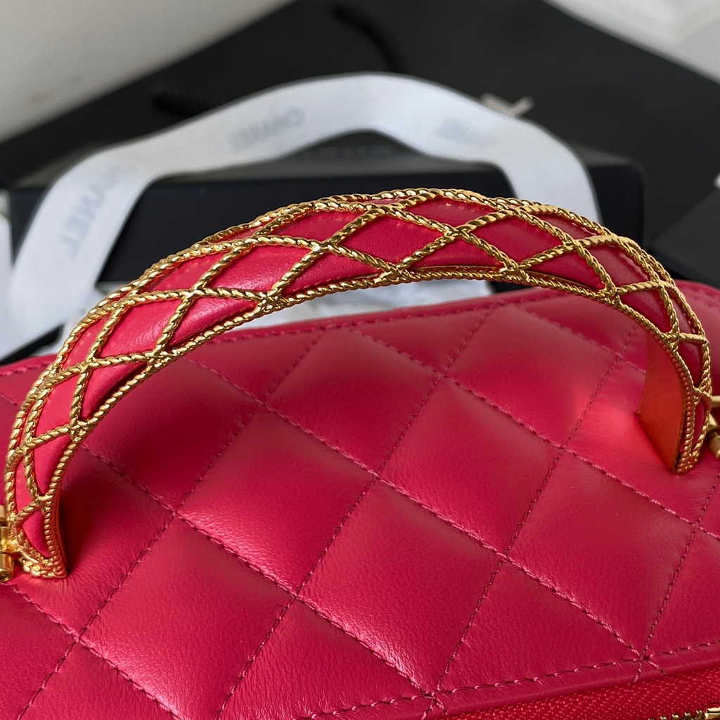 Chanel Clutch with chain Plum Lambskin AP3383