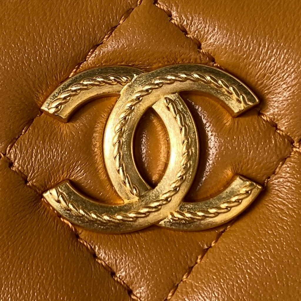 Chanel Clutch with chain Brown Lambskin AP3383