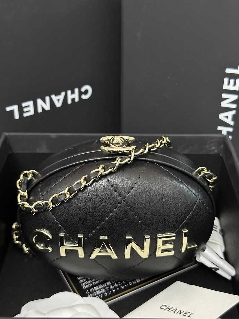 Chanel Clutch with chain Black Lambskin AP3252