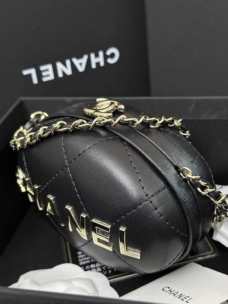 Chanel Clutch with chain Black Lambskin AP3252