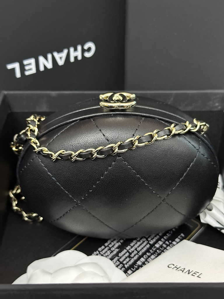Chanel Clutch with chain Black Lambskin AP3252