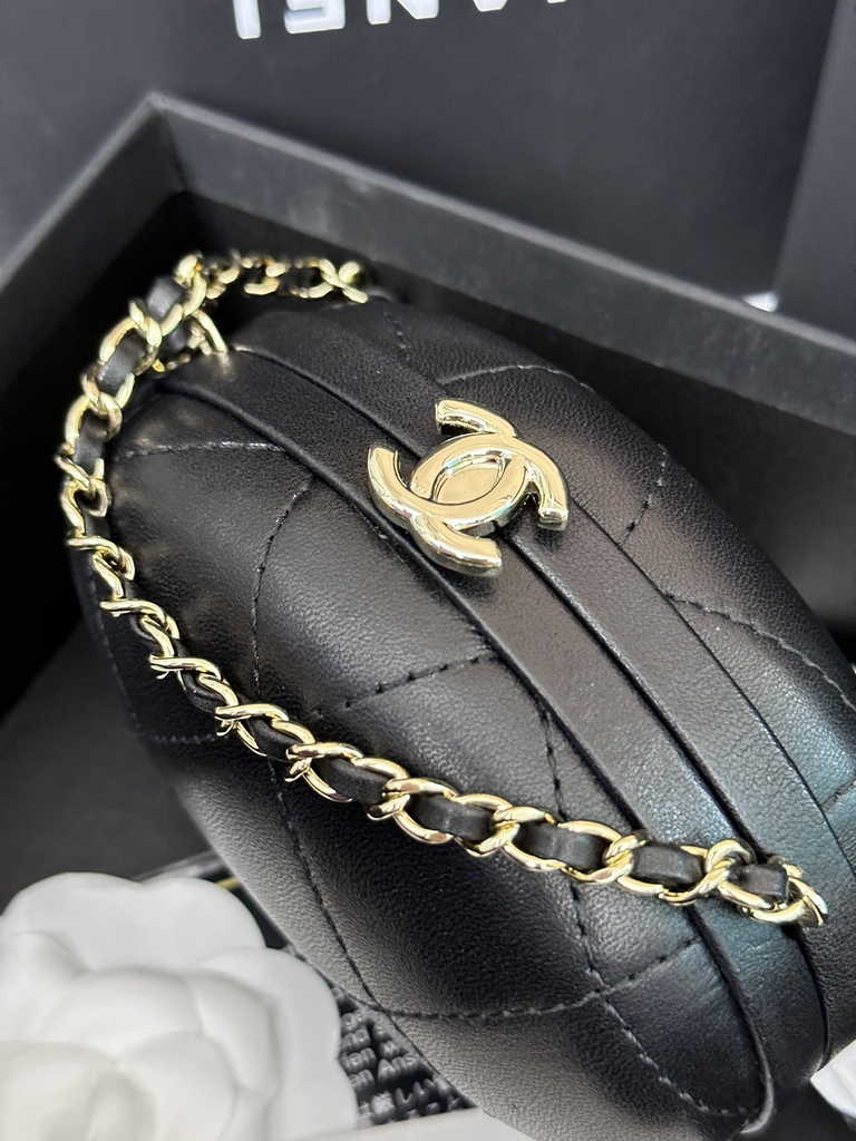 Chanel Clutch with chain Black Lambskin AP3252