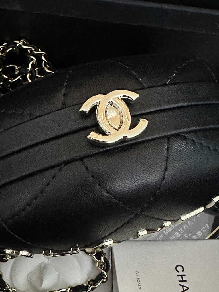 Chanel Clutch with chain Black Lambskin AP3252