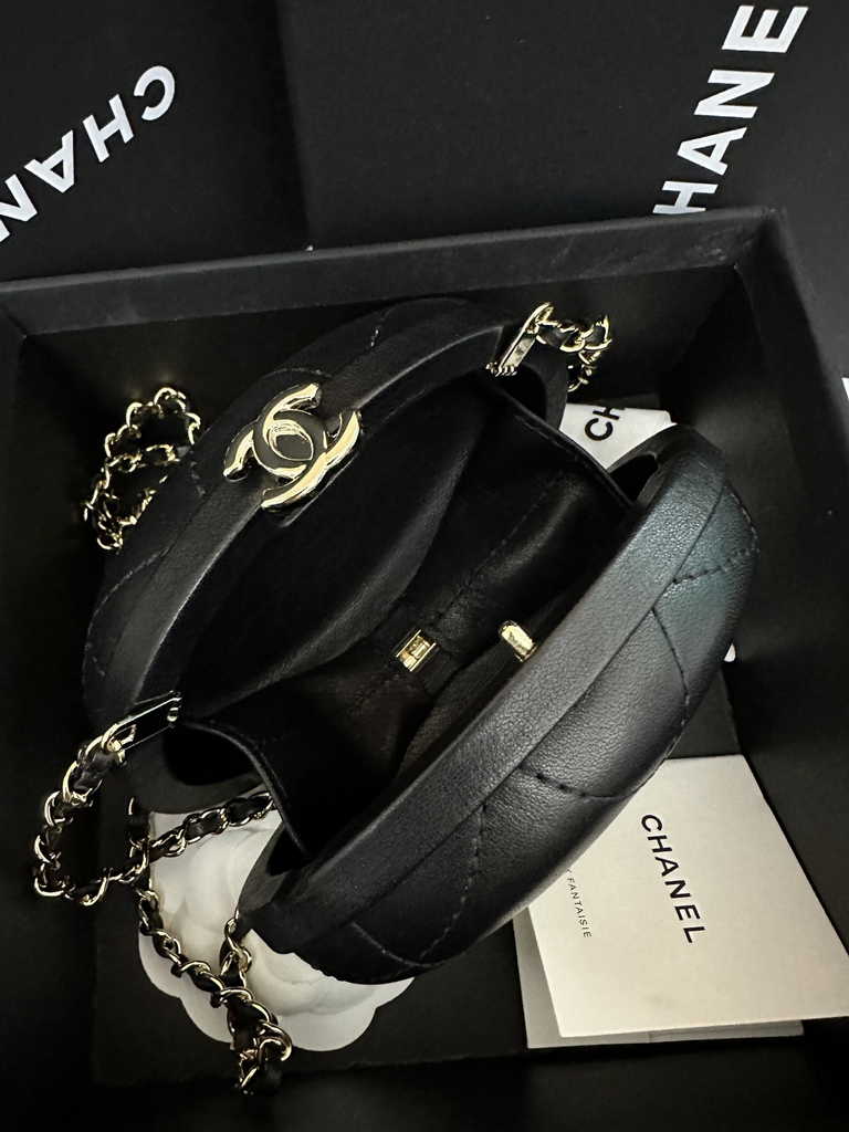 Chanel Clutch with chain Black Lambskin AP3252