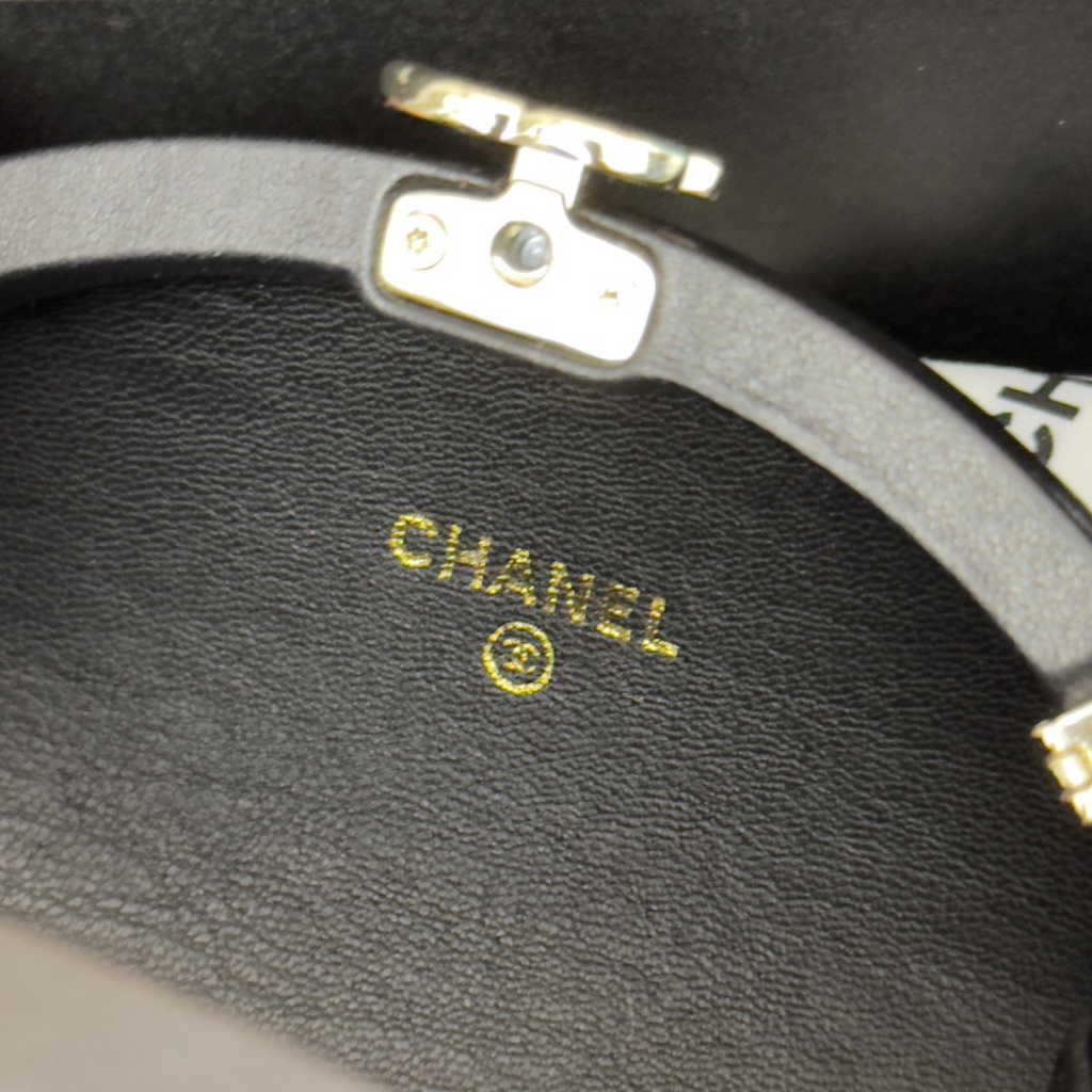 Chanel Clutch with chain Black Lambskin AP3252