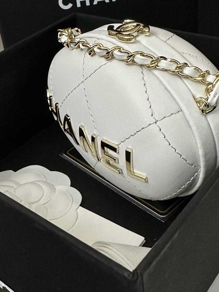 Chanel Clutch with chain White Lambskin AP3252
