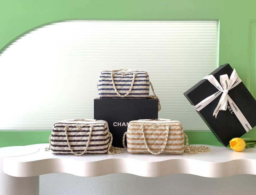 Chanel Clutch with chain Printed fabric AP4986
