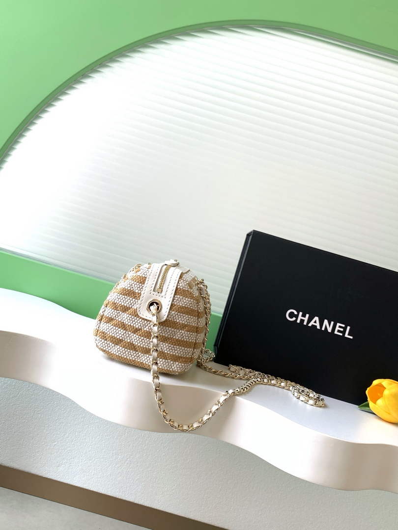 Chanel Clutch with chain Printed fabric AP4986