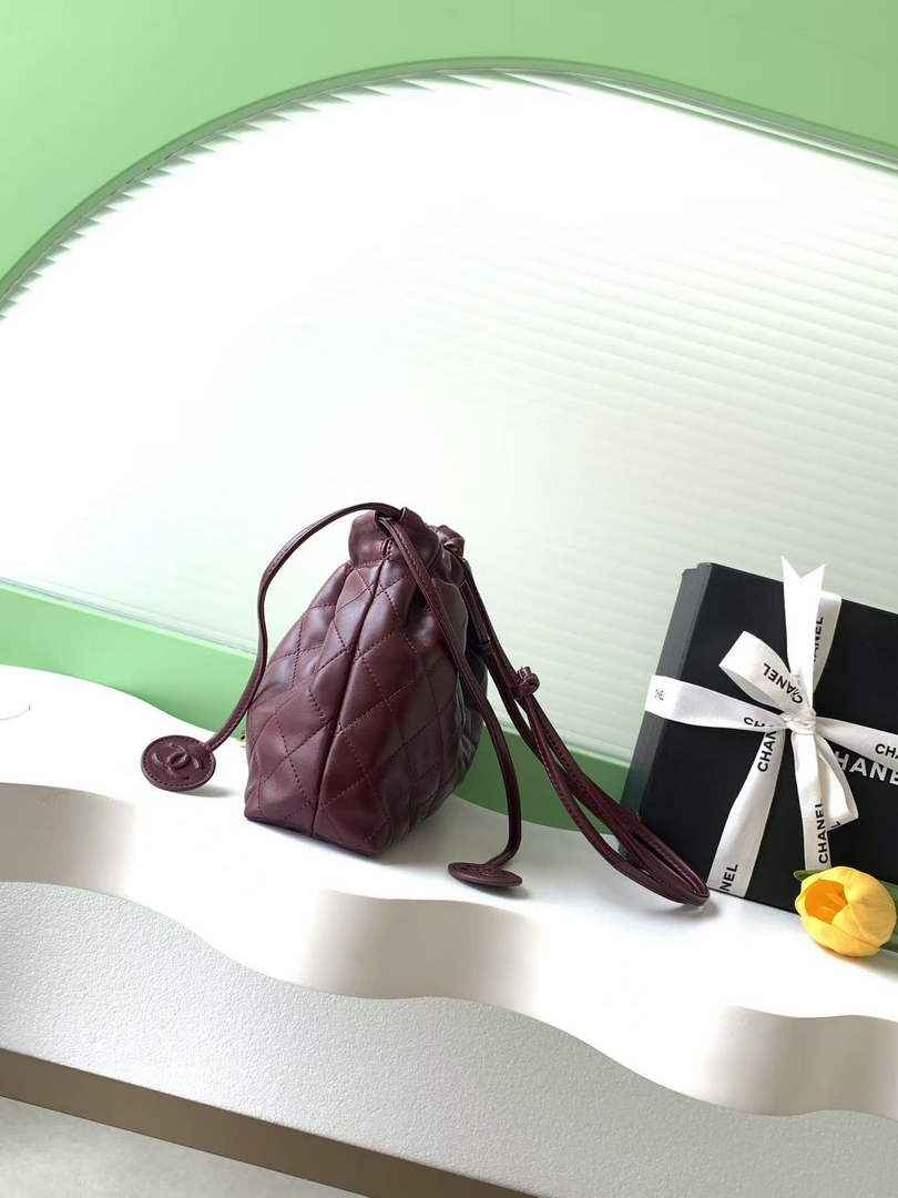 Chanel Clutch with leather strap, AP5228 Lambskin wine red