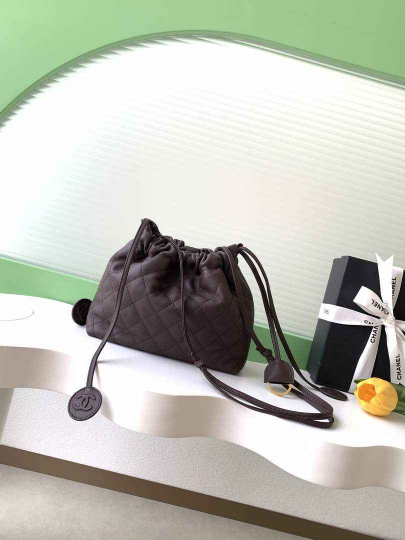 Chanel Clutch with leather strap, AP5228 Lambskin coffee