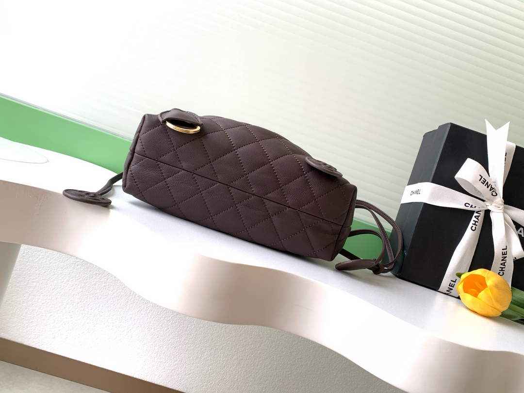 Chanel Clutch with leather strap, AP5228 Lambskin coffee