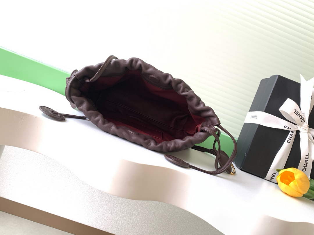 Chanel Clutch with leather strap, AP5228 Lambskin coffee
