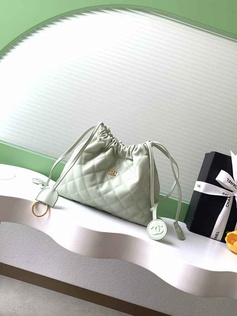 Chanel Clutch with leather strap, AP5228 Lambskin green