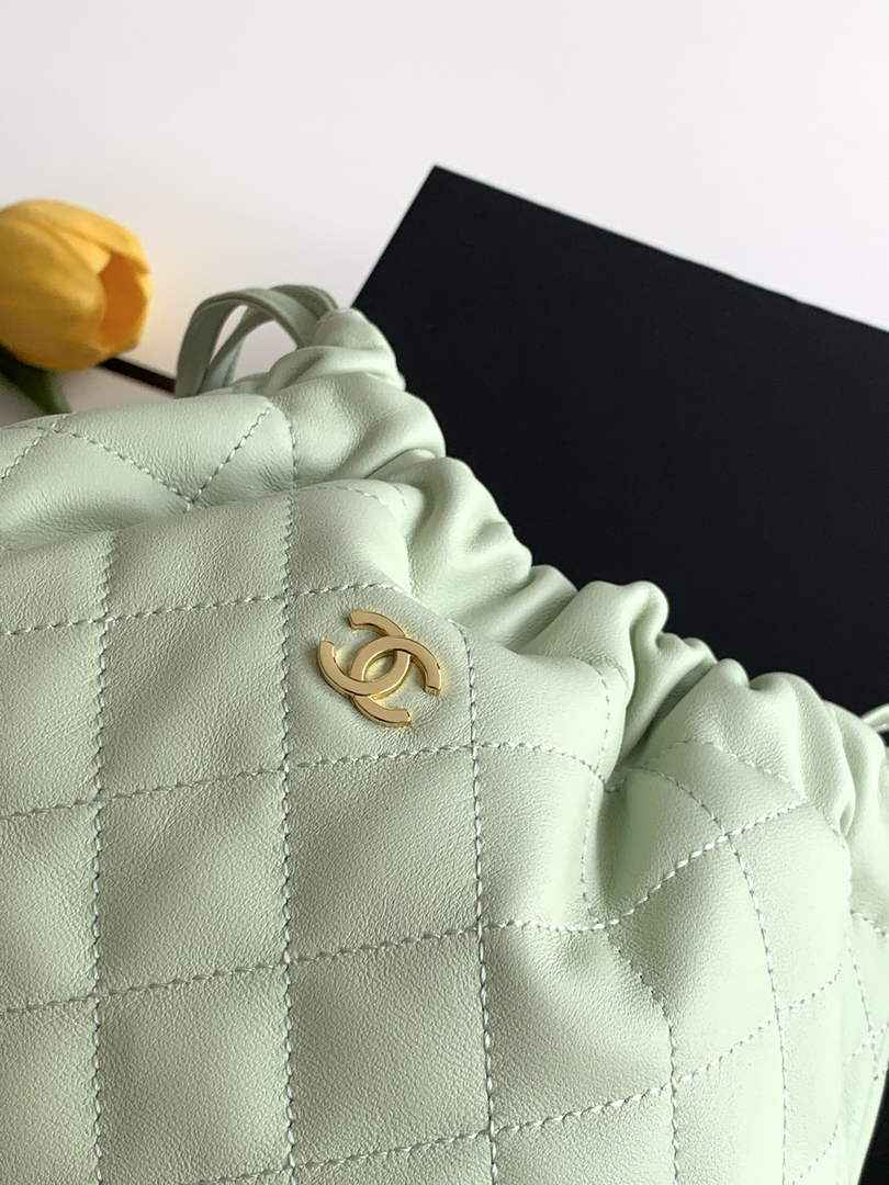 Chanel Clutch with leather strap, AP5228 Lambskin green
