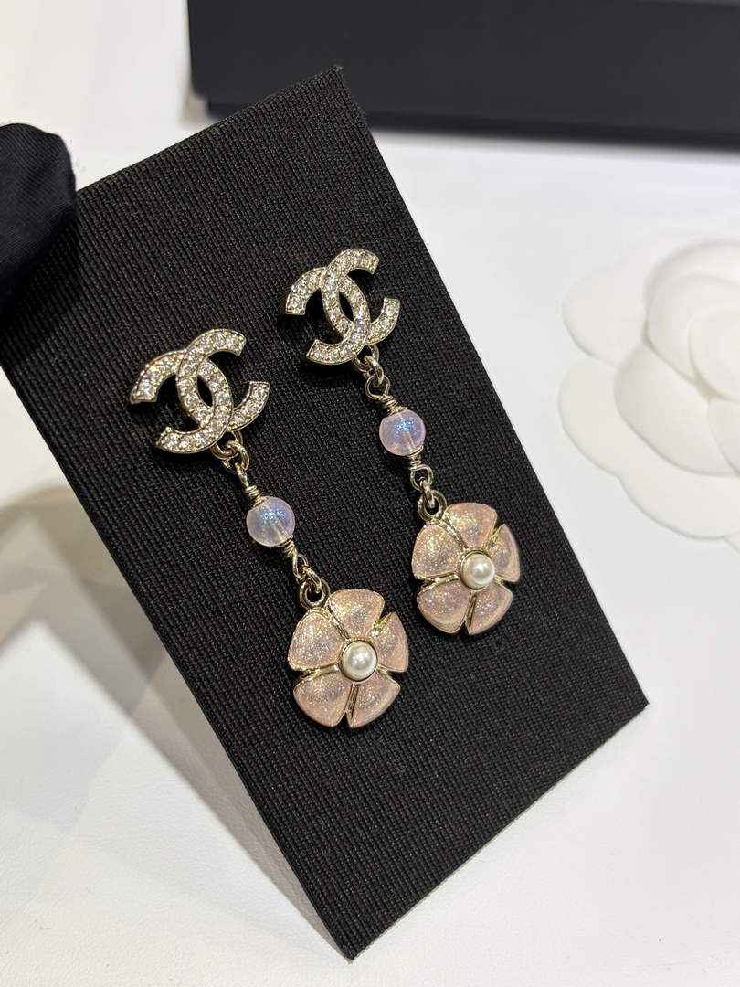 Chanel Coco Crush Earrings J32302