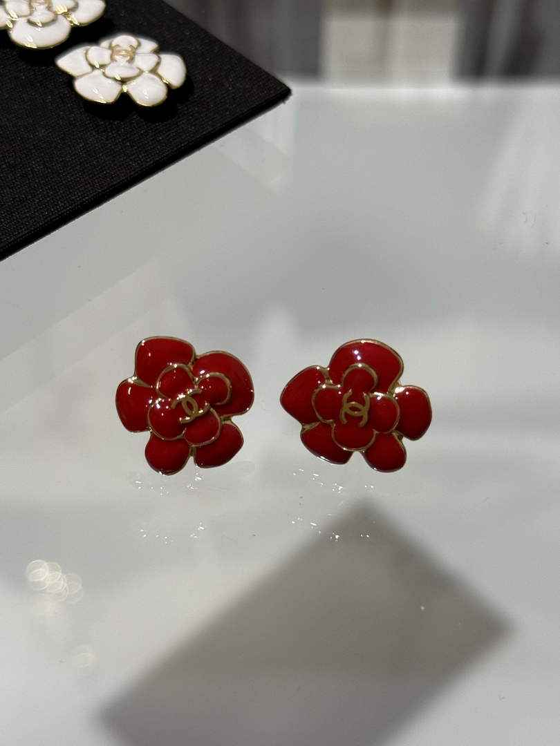 Chanel Coco Crush Earrings J32305
