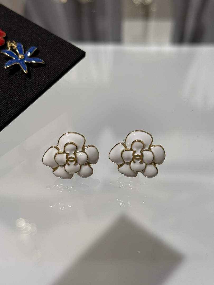 Chanel Coco Crush Earrings J32306