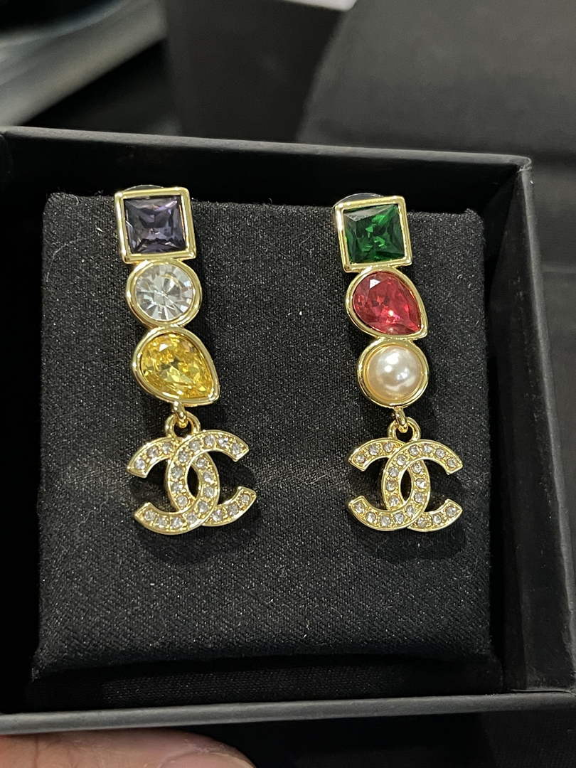 Chanel Coco Crush Earrings J32401
