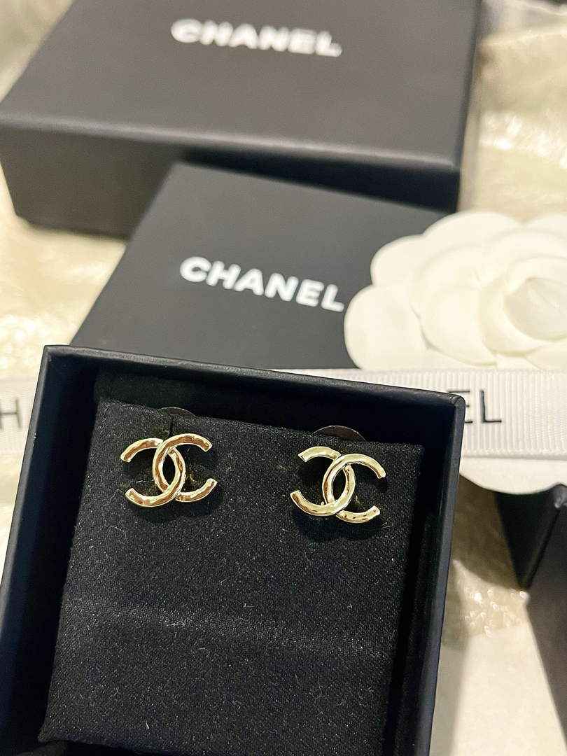 Chanel Coco Crush Earrings J32311