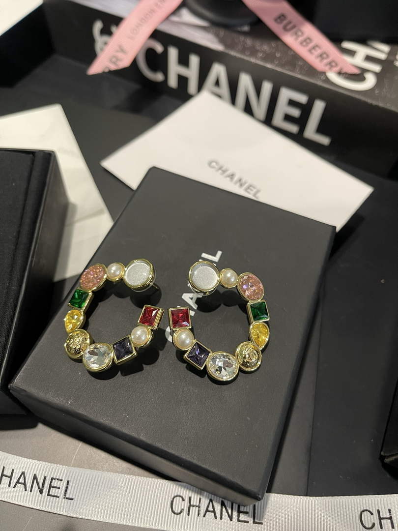 Chanel Coco Crush Earrings J32415