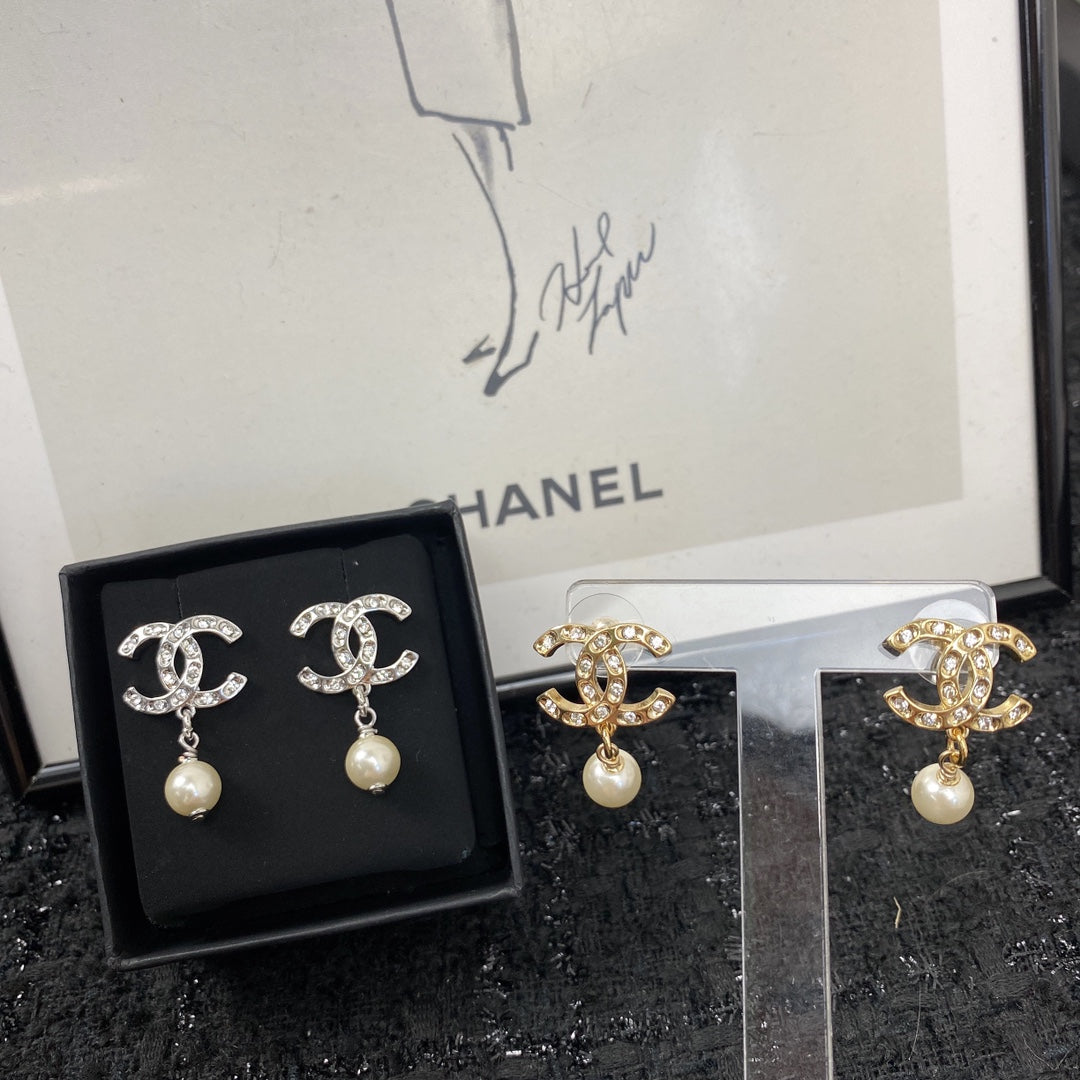 Chanel Coco Crush Earrings J32420