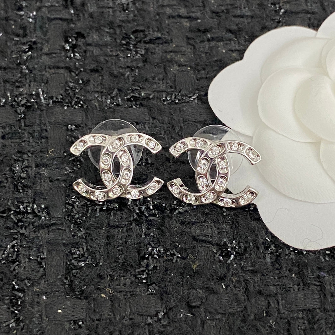 Chanel Coco Crush Earrings J32421