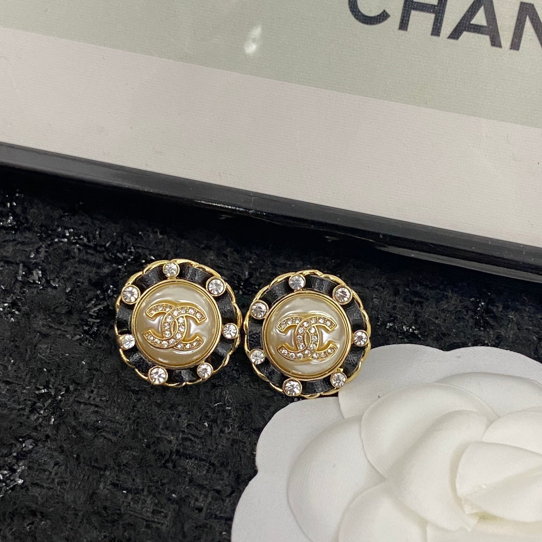 Chanel Coco Crush Earrings J32428