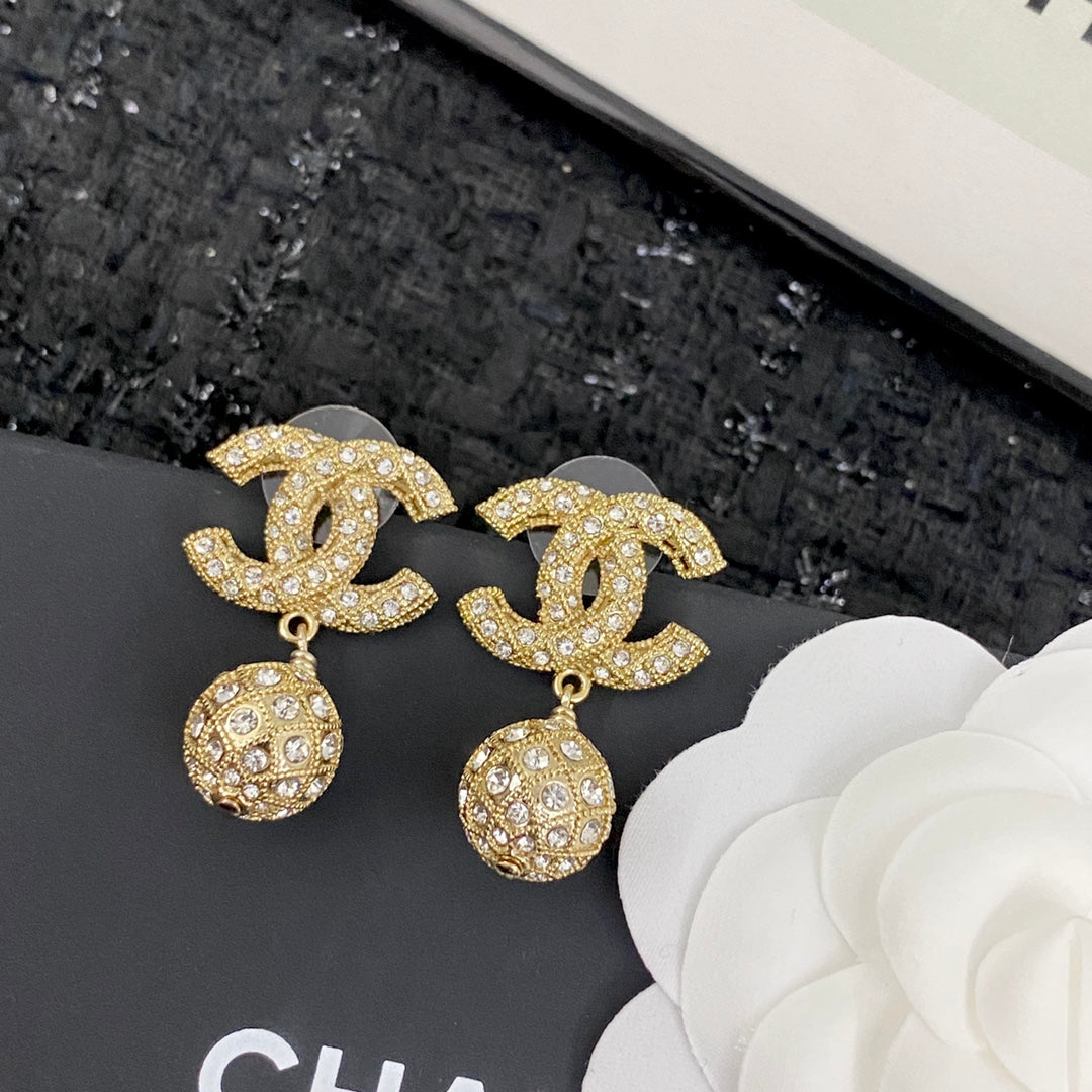 Chanel Coco Crush Earrings J32436