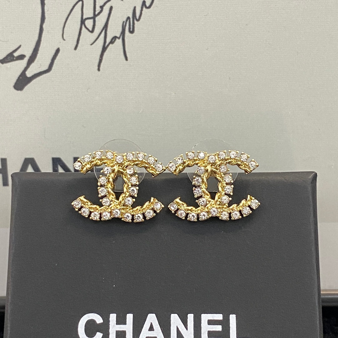 Chanel Coco Crush Earrings J32439