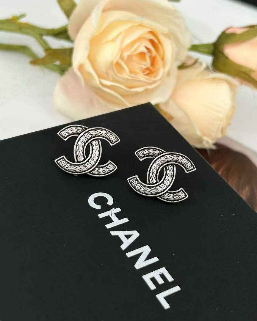 Chanel Coco Crush Earrings J32314