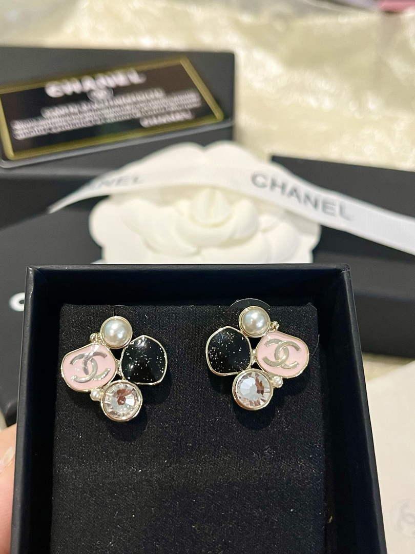 Chanel Coco Crush Earrings J32448