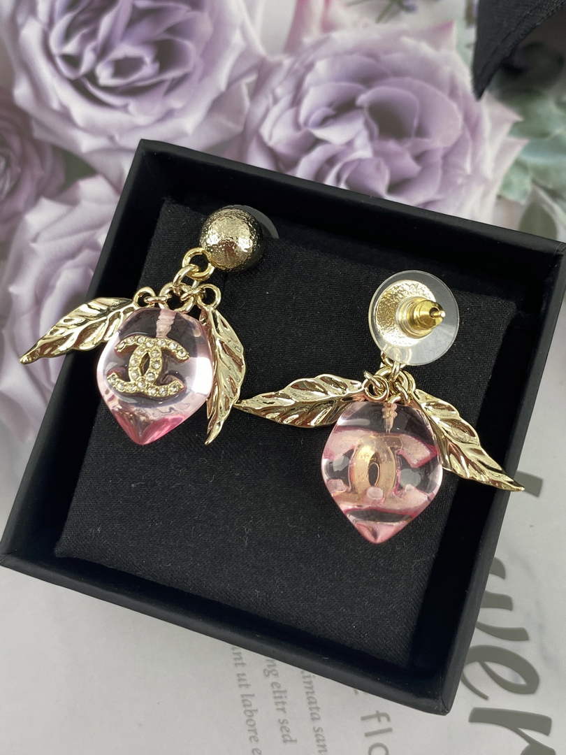 Chanel Coco Crush Earrings J32450