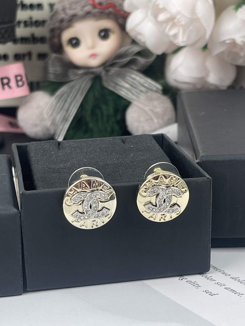 Chanel Coco Crush Earrings J32453