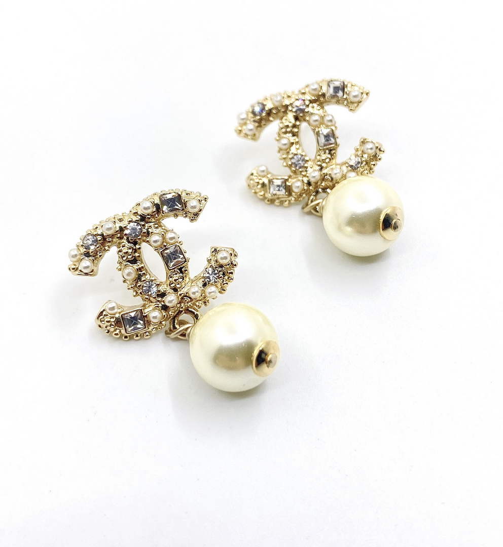 Chanel Coco Crush Earrings J32460
