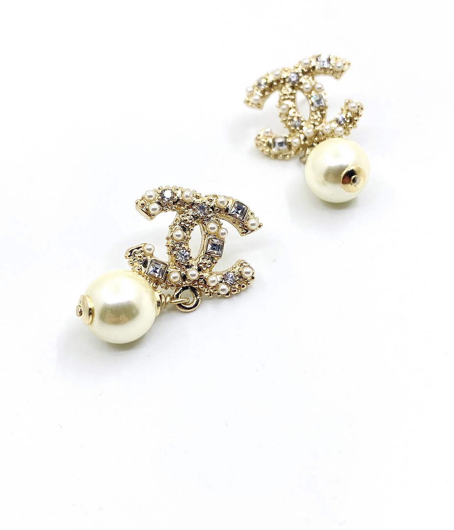 Chanel Coco Crush Earrings J32461