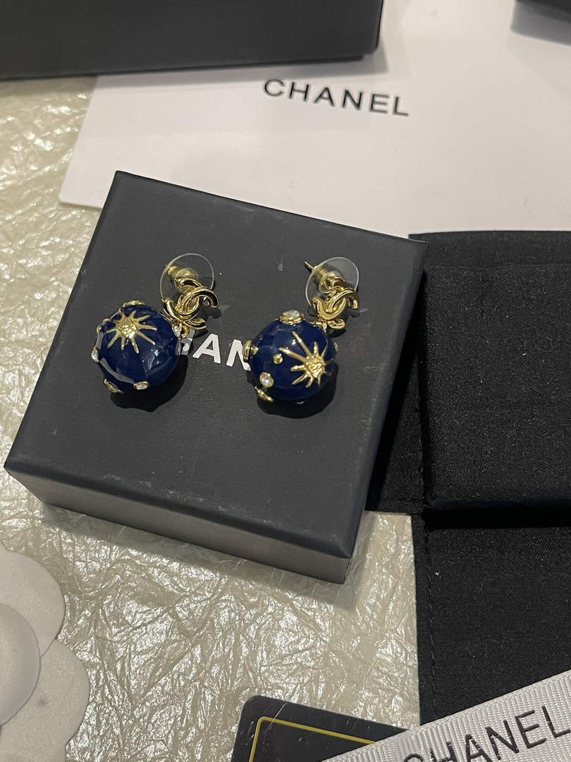 Chanel Coco Crush Earrings J32474