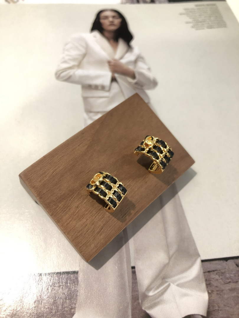 Chanel Coco Crush Earrings J32479