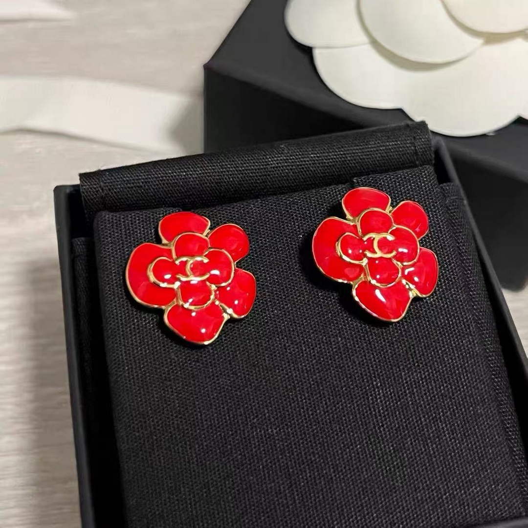 Chanel Coco Crush Earrings J32484