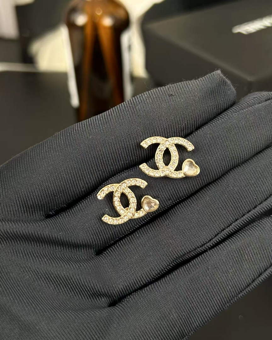 Chanel Coco Crush Earrings J32502