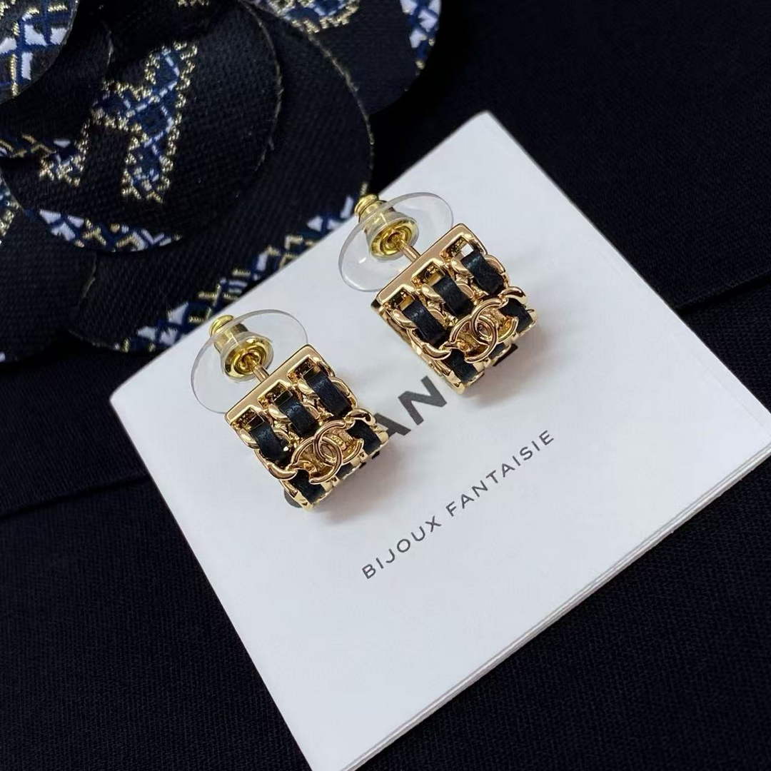 Chanel Coco Crush Earrings J32505