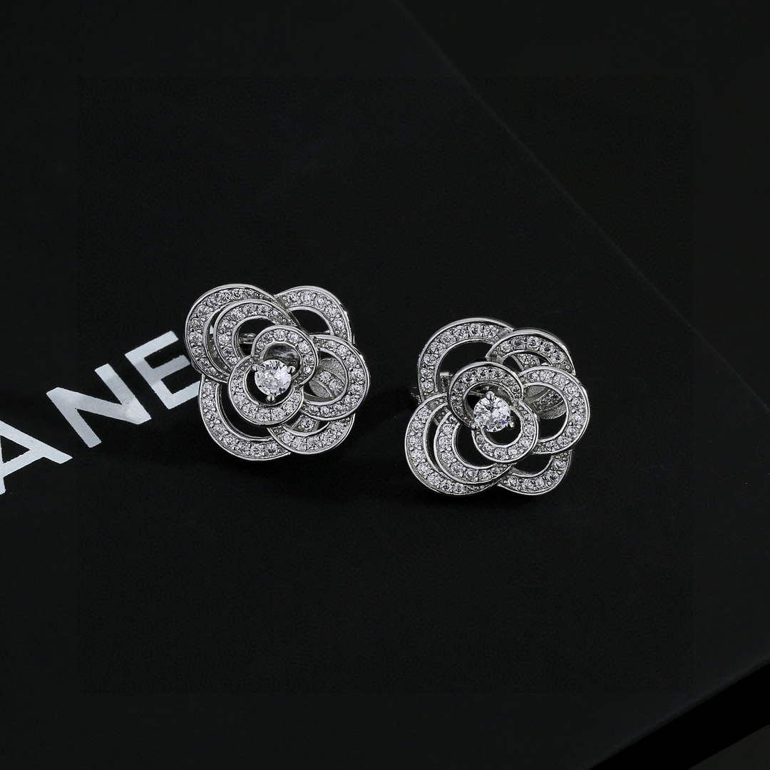 Chanel Coco Crush Earrings J32507