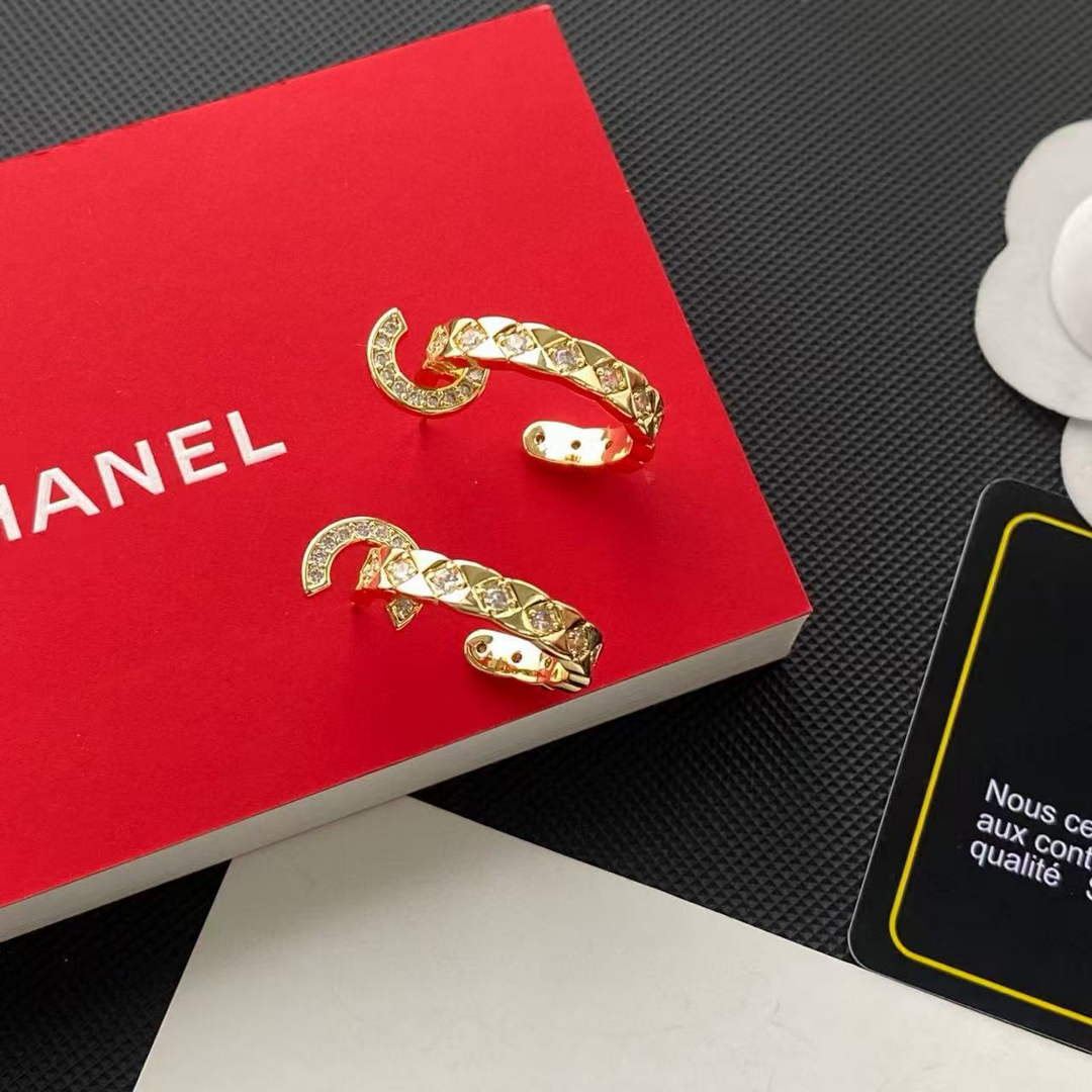 Chanel Coco Crush Earrings J32509
