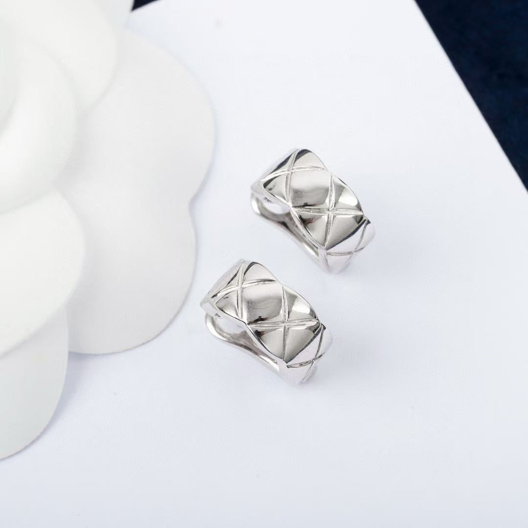 Chanel Coco Crush Earrings J32515